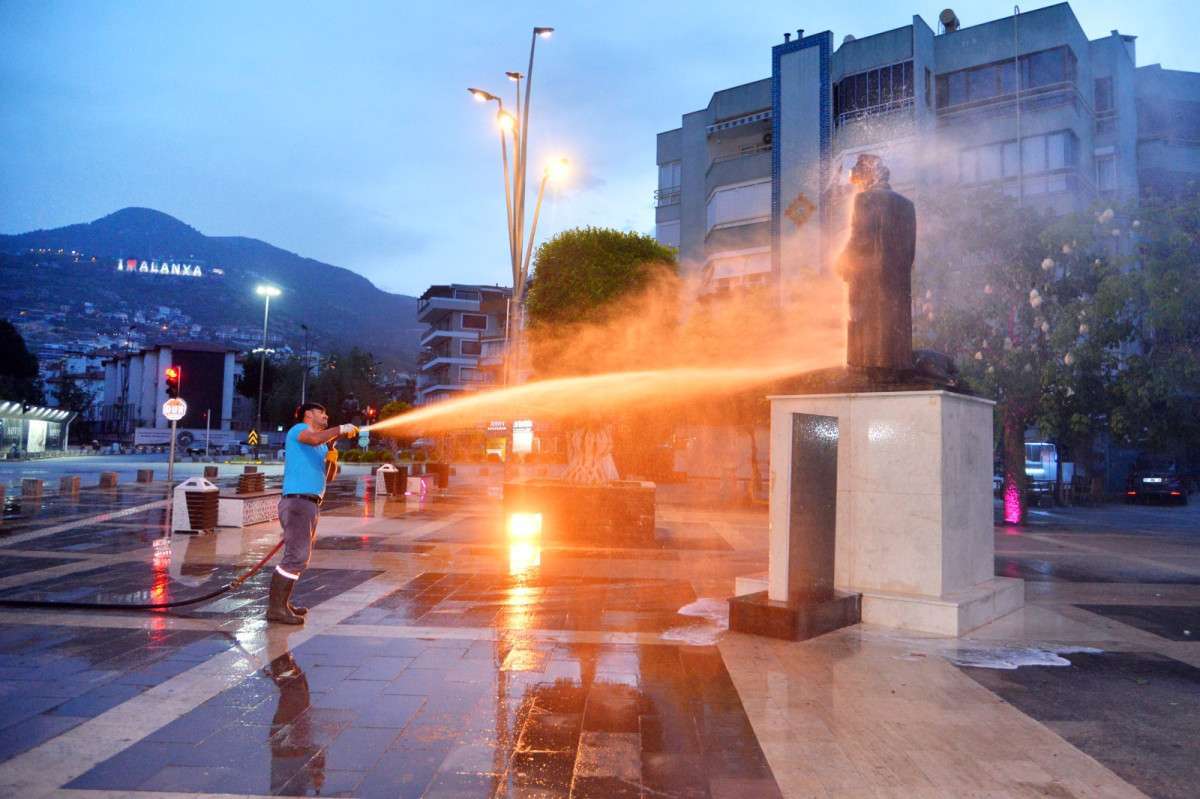 ALANYA UÇTAN UCA TERTEMİZ OLUYOR