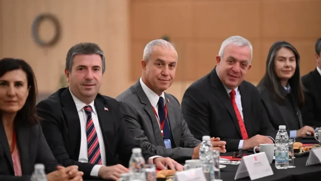 ALANYA BELEDİYE BAŞKANI ÖZÇELİK ANKARA’DA!