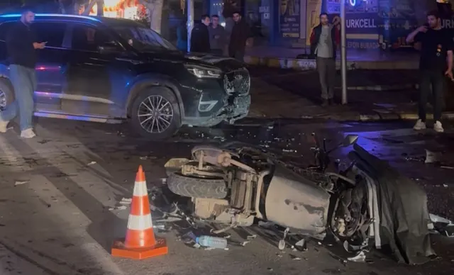Motosiklet sürücüsü hastaneye kaldırıldı